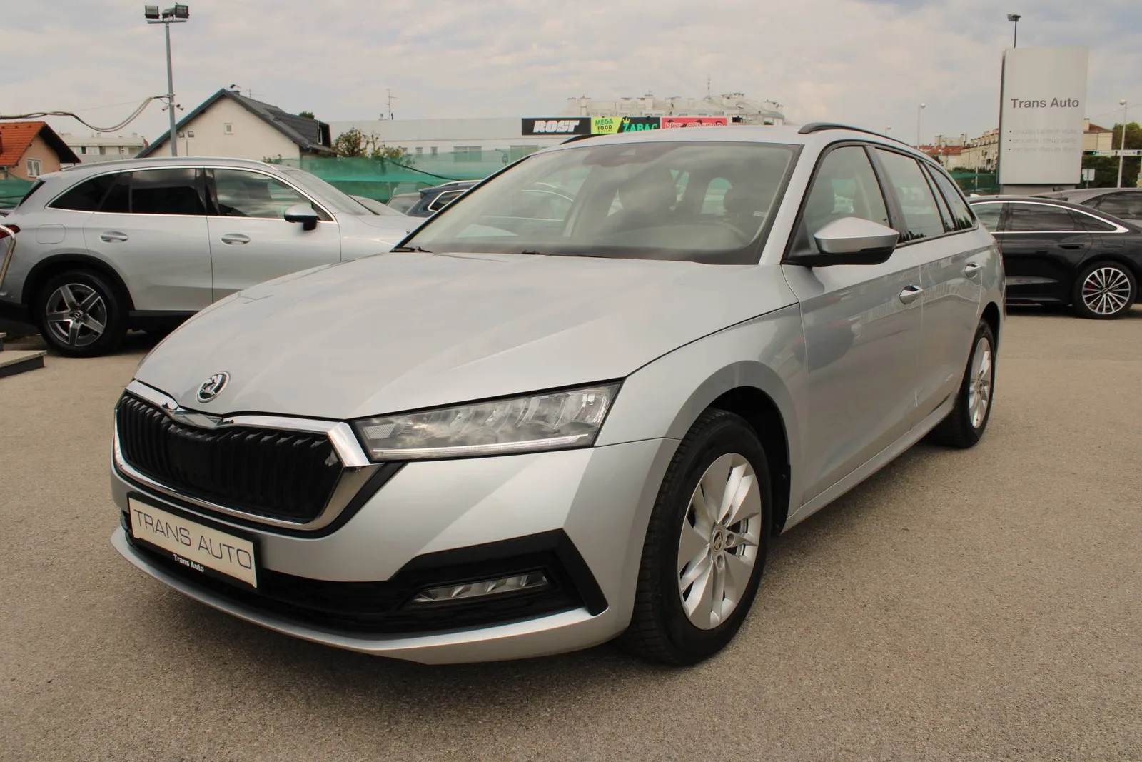 Škoda Octavia Combi 2023 – fotografija 1