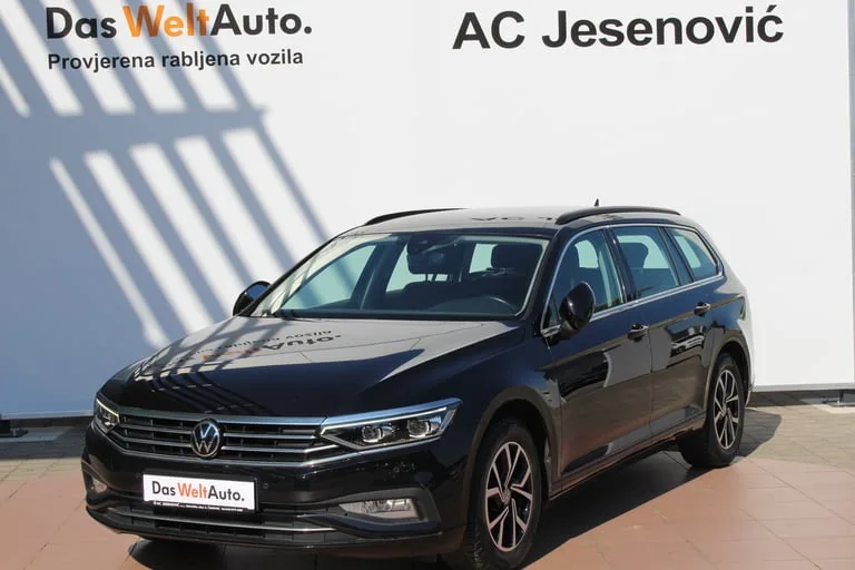 Volkswagen Passat Variant 2021: fotografija 1