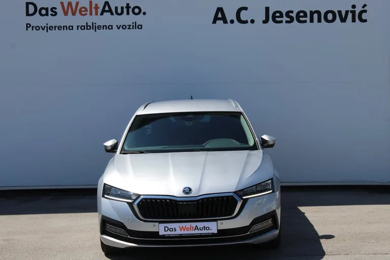 Škoda Octavia Combi 2022: fotografija 2