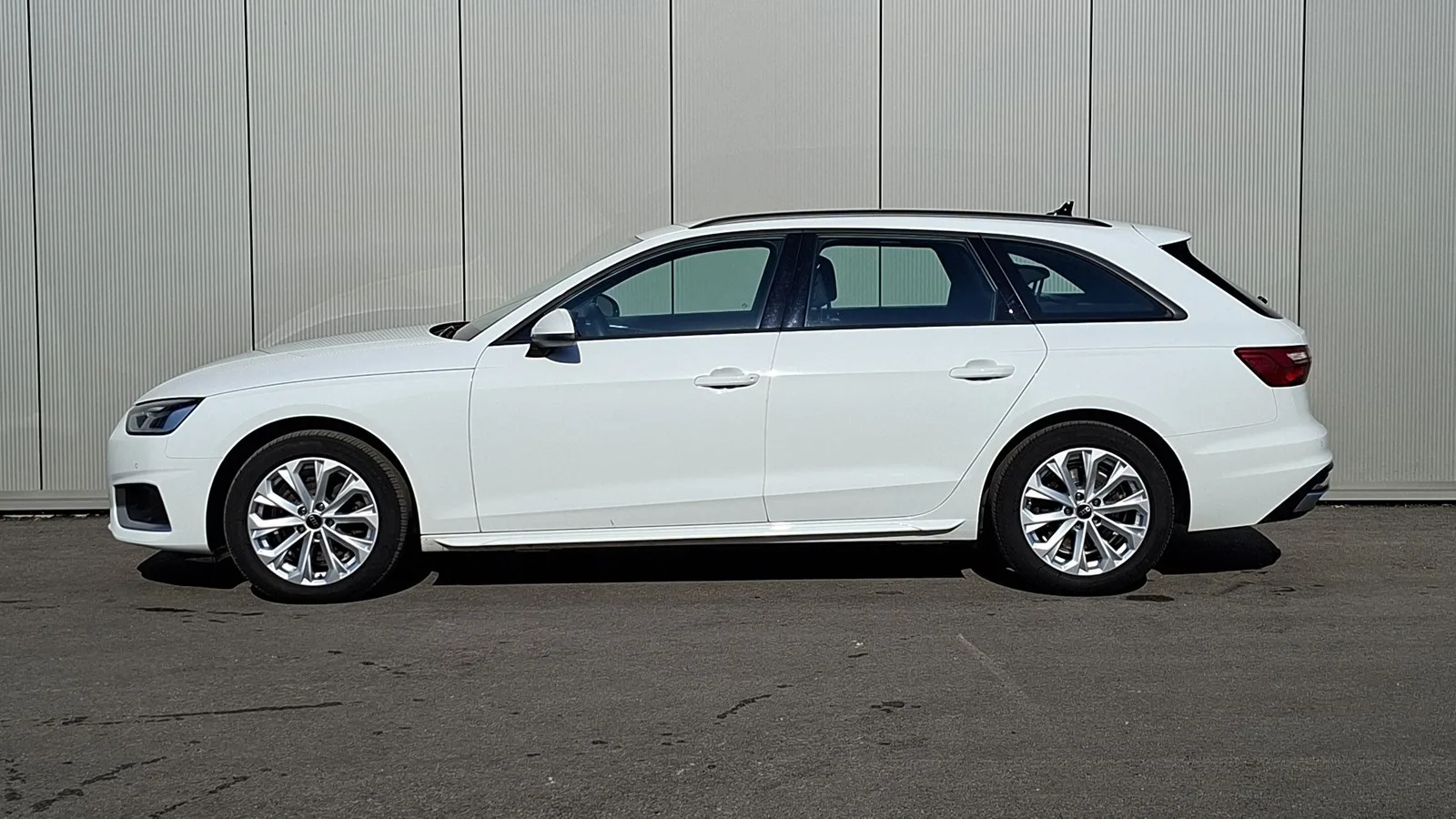Audi A4 2023: fotografija 2