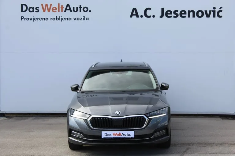 Škoda Octavia Combi 2024: fotografija 2