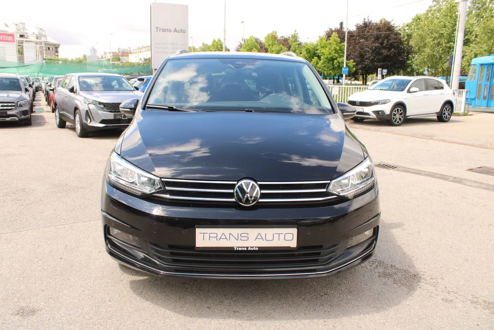 Volkswagen Touran 2023 – fotografija 2