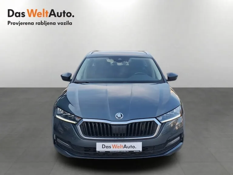 Škoda Octavia Combi 2022: fotografija 2