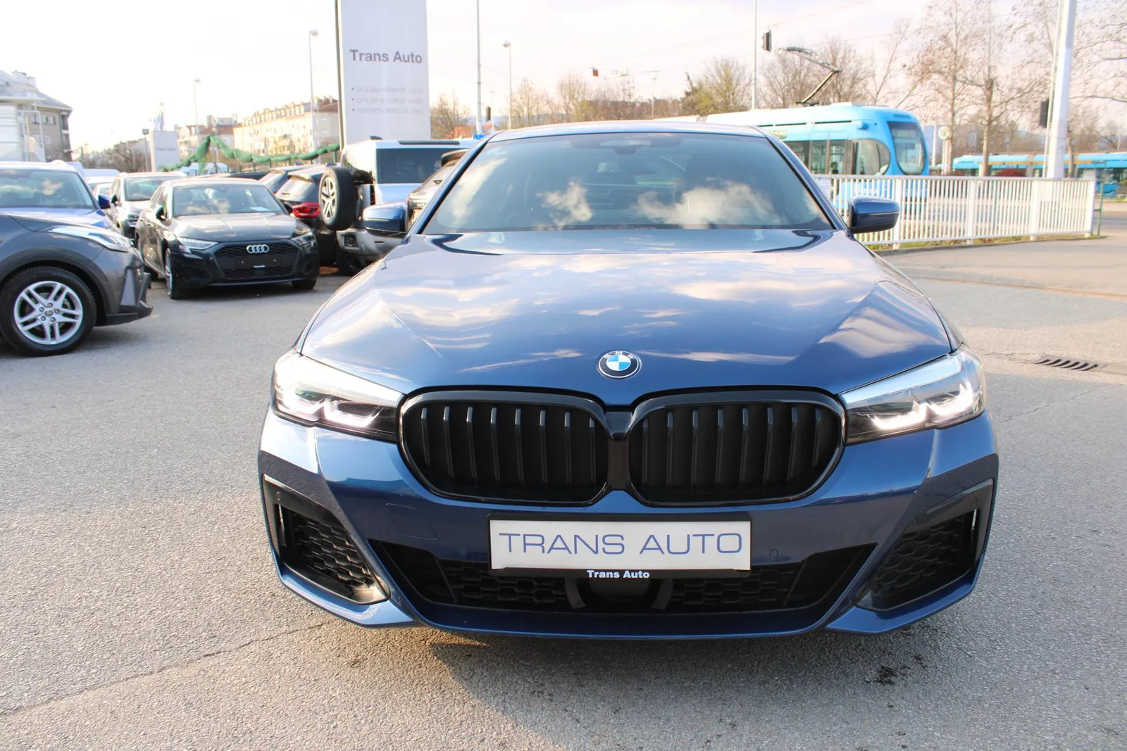 BMW Serija 5 2023: fotografija 2