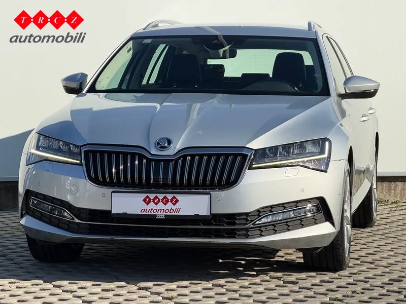 Škoda Superb 2022: fotografija 2