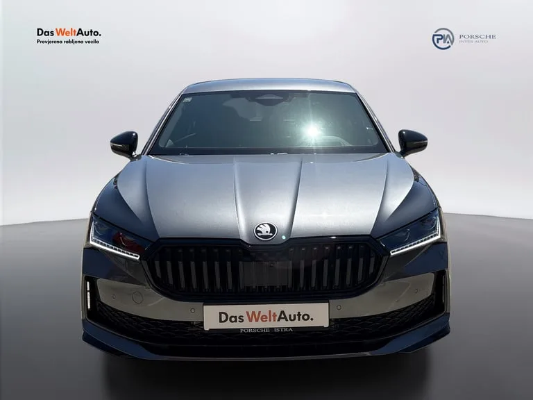 Škoda Superb 2026: fotografija 2