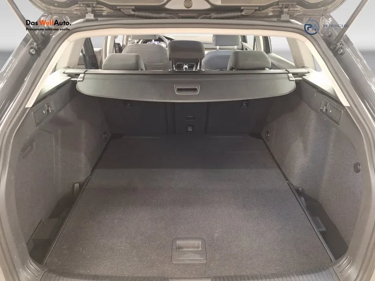 Volkswagen Golf 2023: fotografija 18