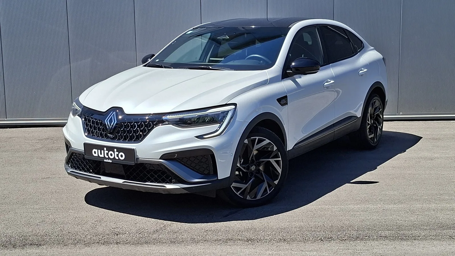 Renault Megane Conquest 2024 – fotografija 1