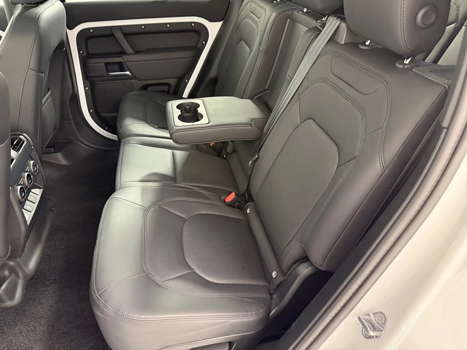 Land Rover Defender 2024 – fotografija 26