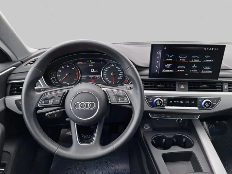 Audi A4 2023: fotografija 15