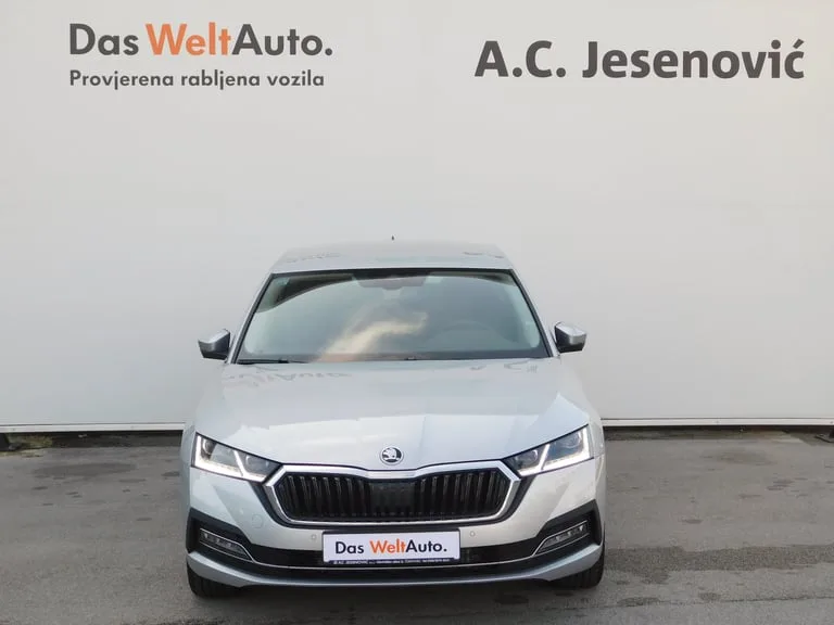 Škoda Octavia 2023: fotografija 2