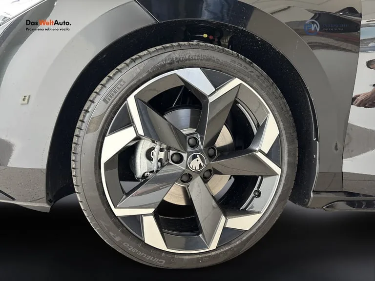Škoda Superb 2026: fotografija 29
