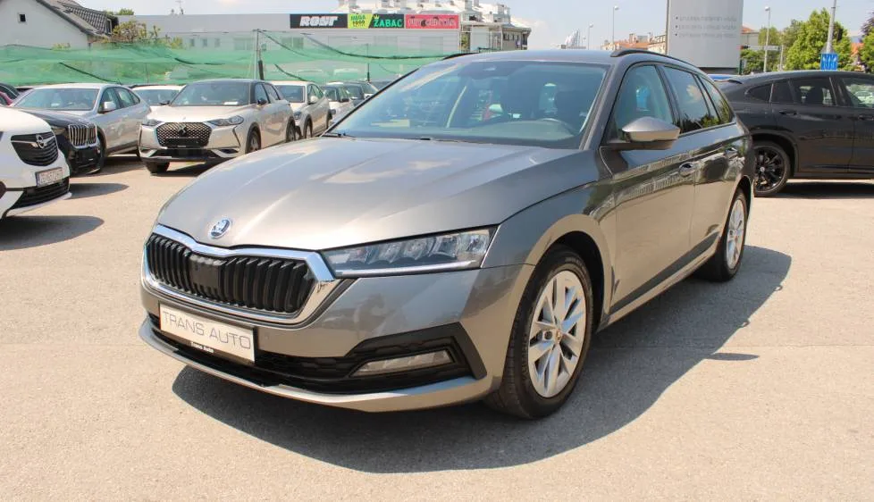 Škoda Octavia Combi 2023 – fotografija 1