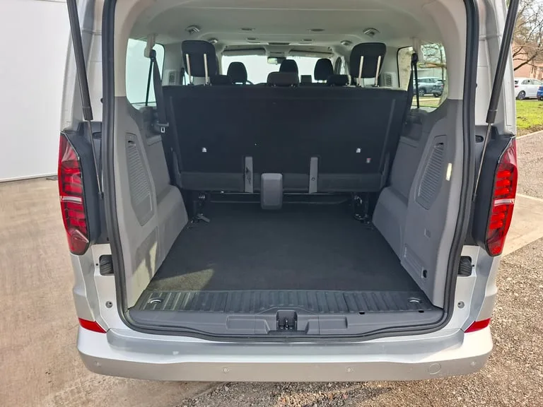 Volkswagen Caravelle 2025: fotografija 22