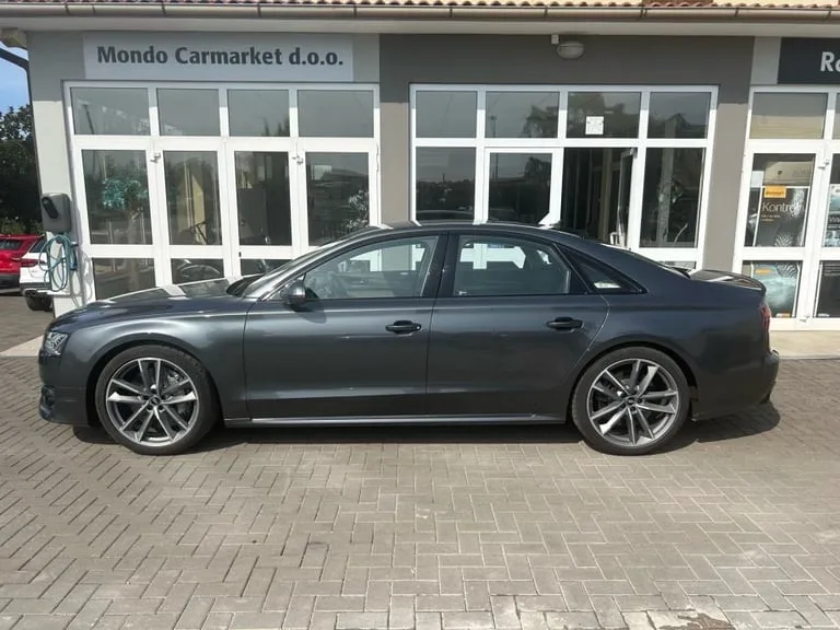 Audi S8 2016: fotografija 2