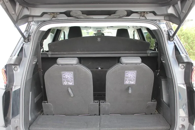 Peugeot 5008 2022: fotografija 18