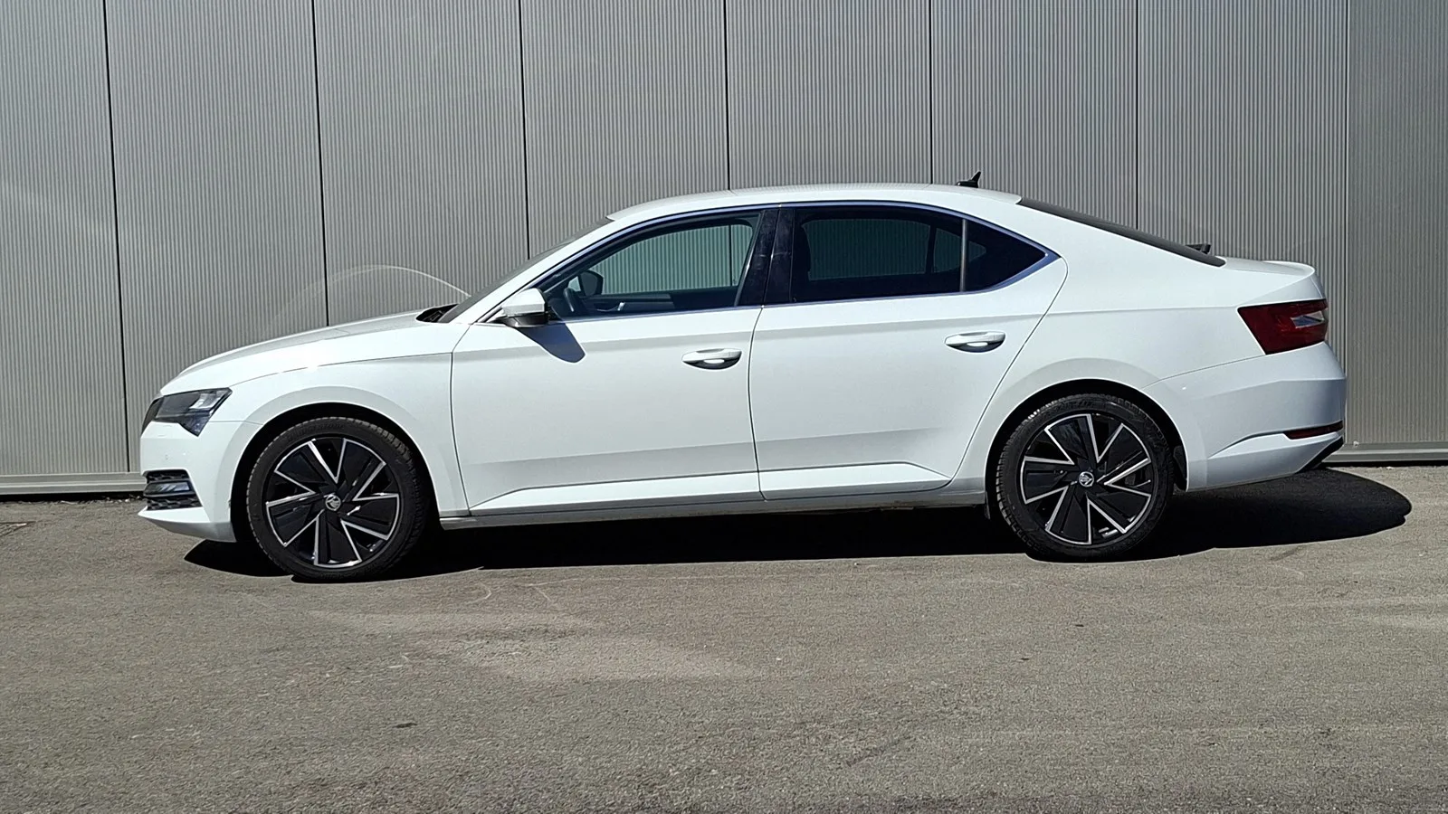 Škoda Superb 2021 – fotografija 2
