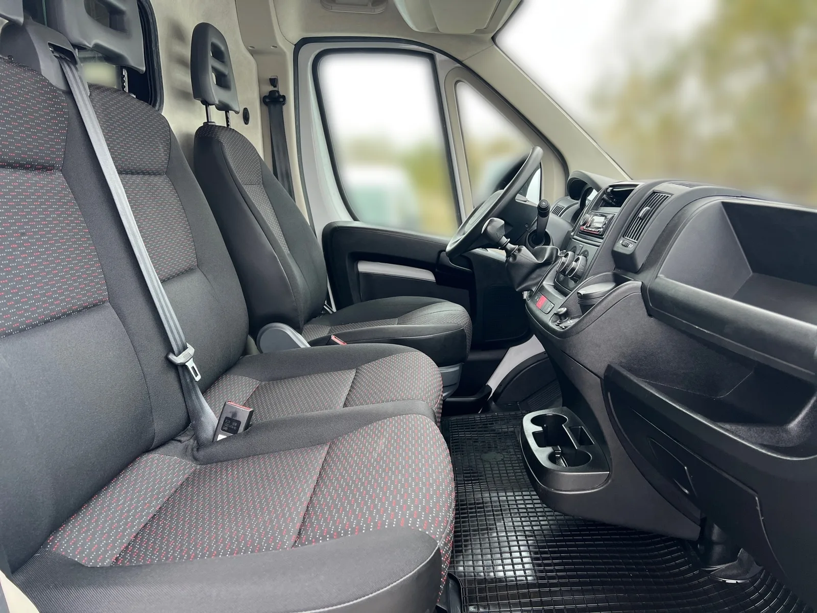 Peugeot Boxer 2021: fotografija 17