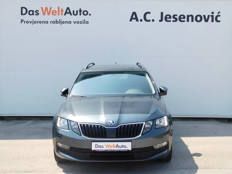 Škoda Octavia Combi 2020: fotografija 2
