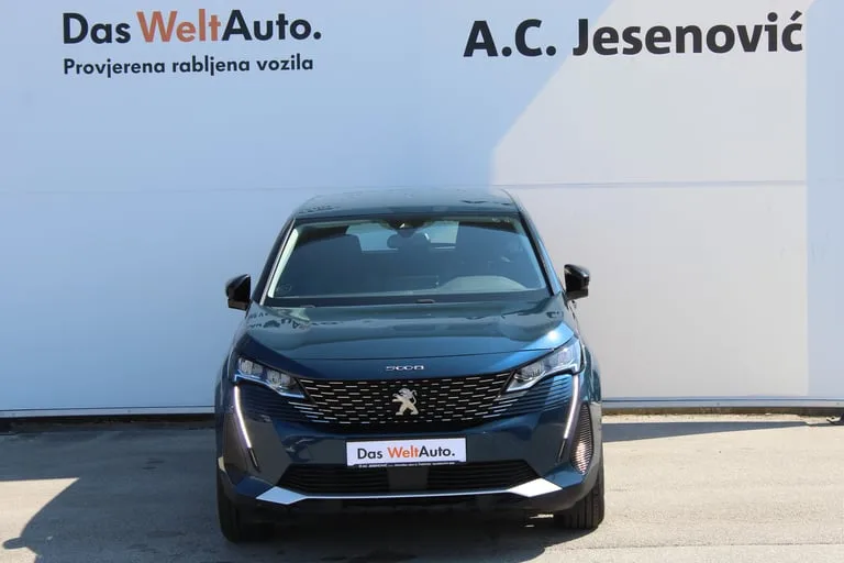 Peugeot 5008 2022: fotografija 2