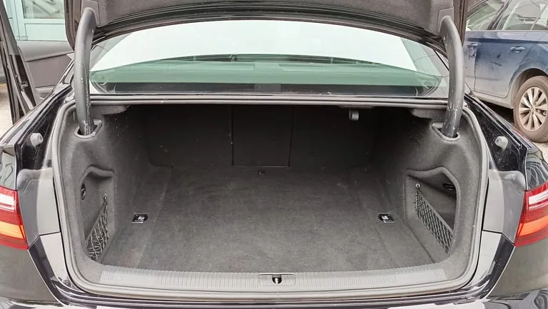 Audi A4 2023: fotografija 15