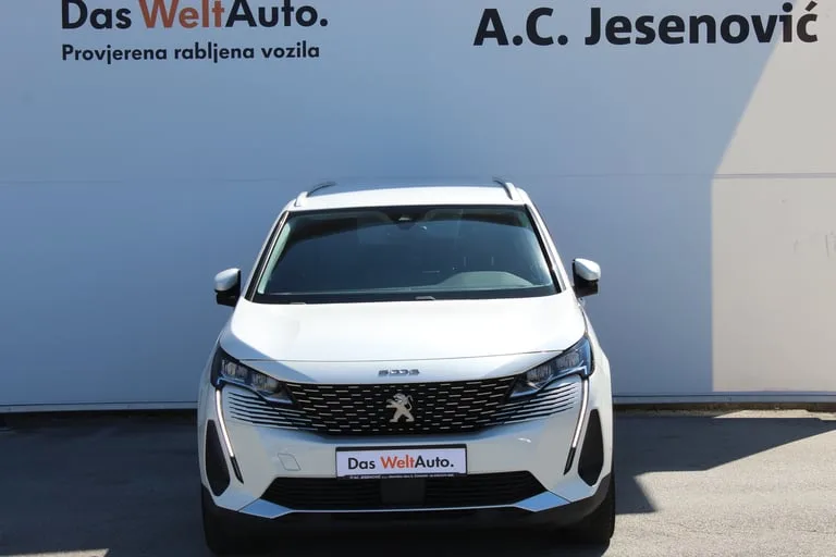 Peugeot 5008 2021: fotografija 2