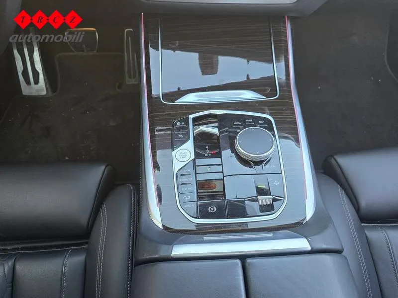BMW X7 2022: fotografija 11