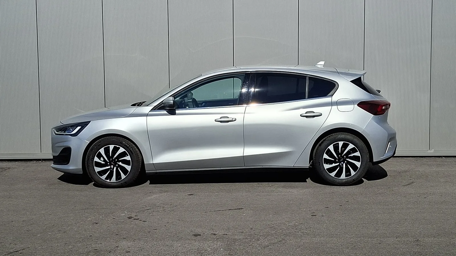 Ford Focus 2022 – fotografija 2