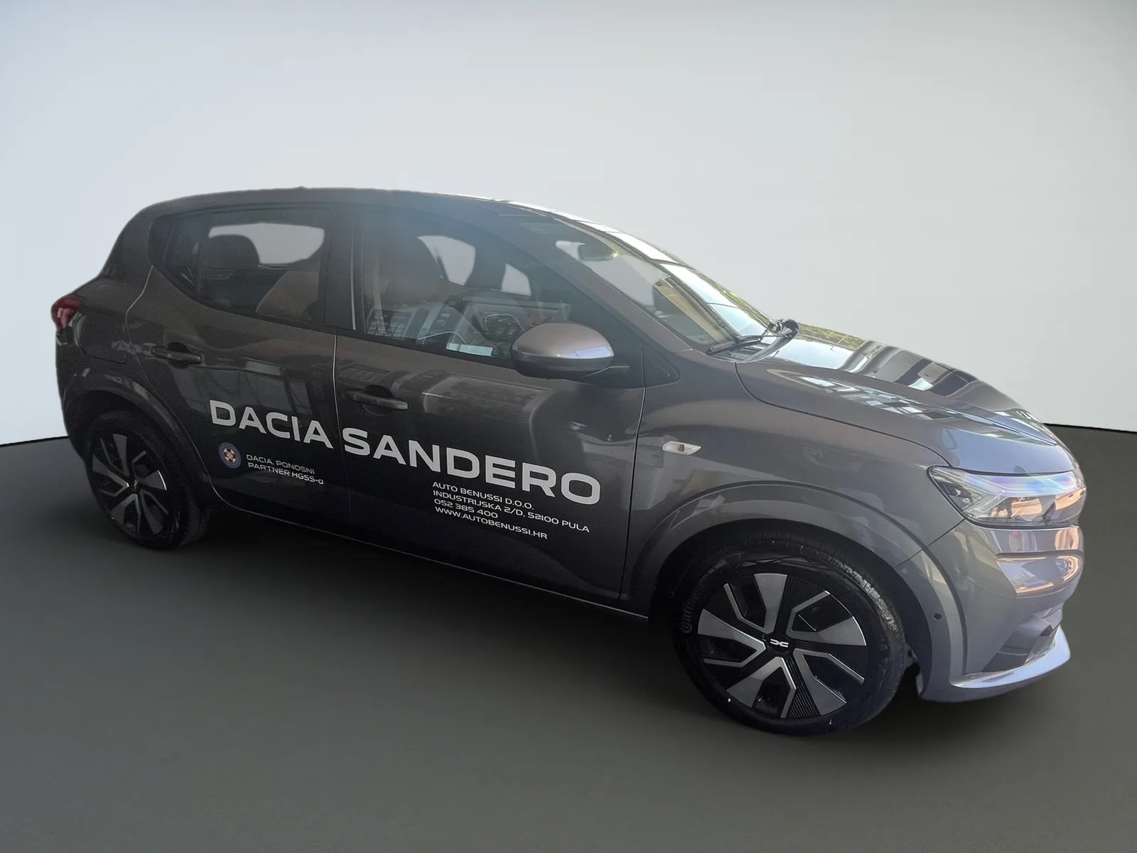 Dacia Sandero 2025: fotografija 1