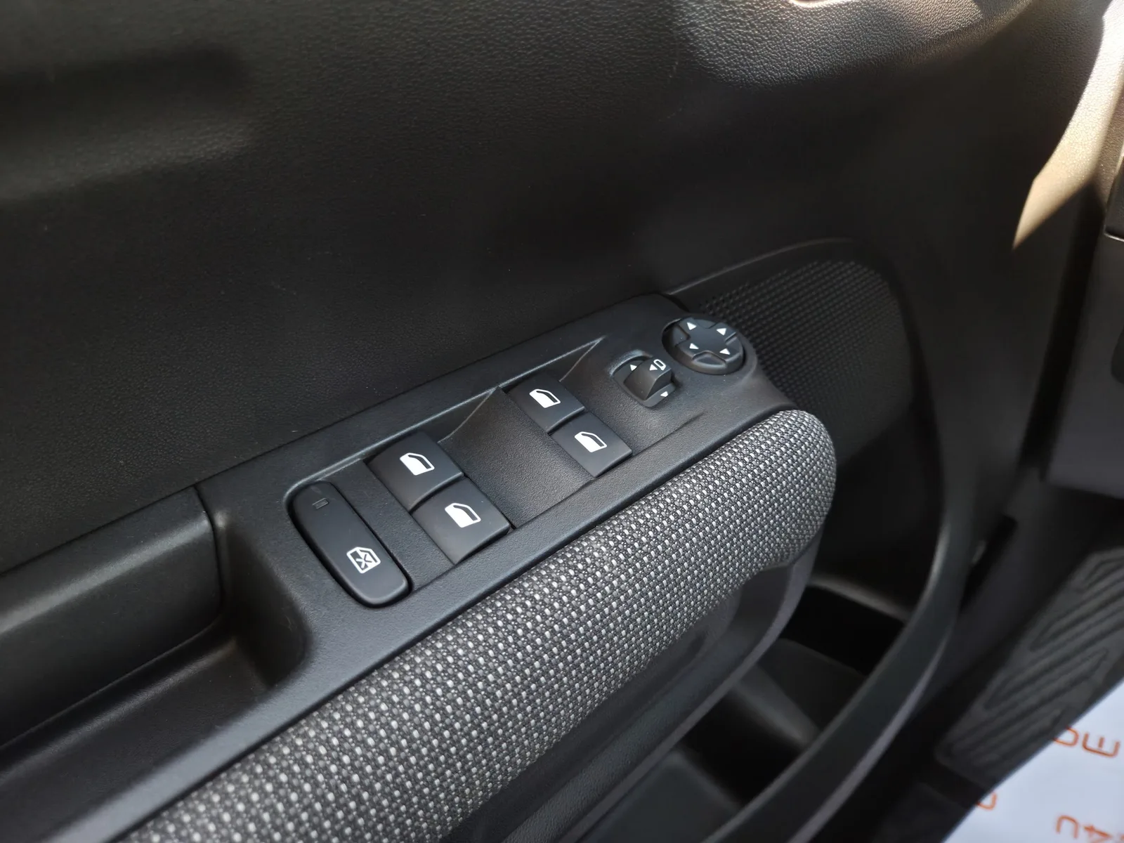Citroën Citoren C3 Aircross Shine 2023 – fotografija 16