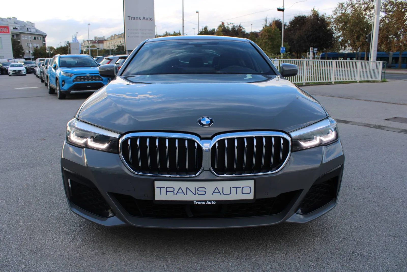 BMW Serija 5 2021: fotografija 2
