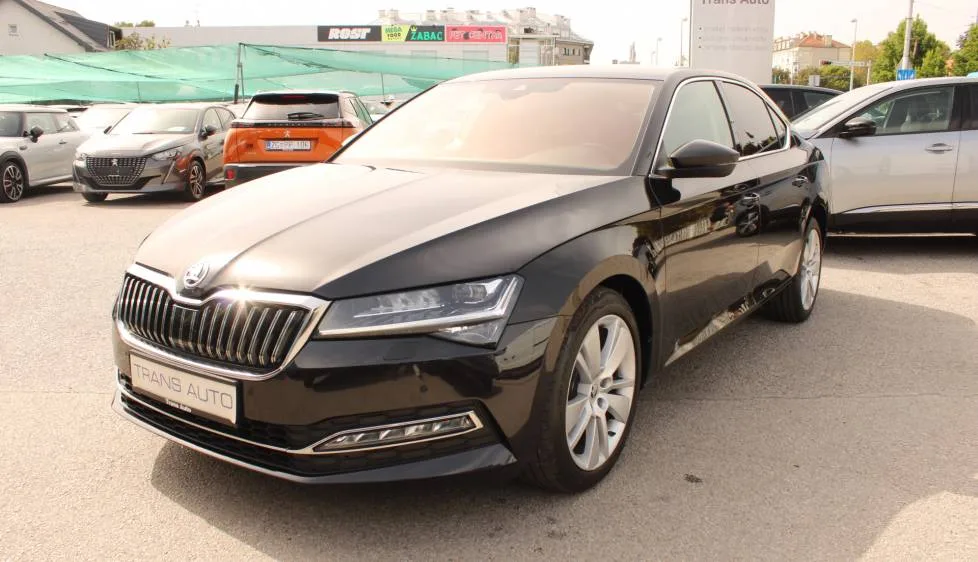 Škoda Superb 2022 – fotografija 1