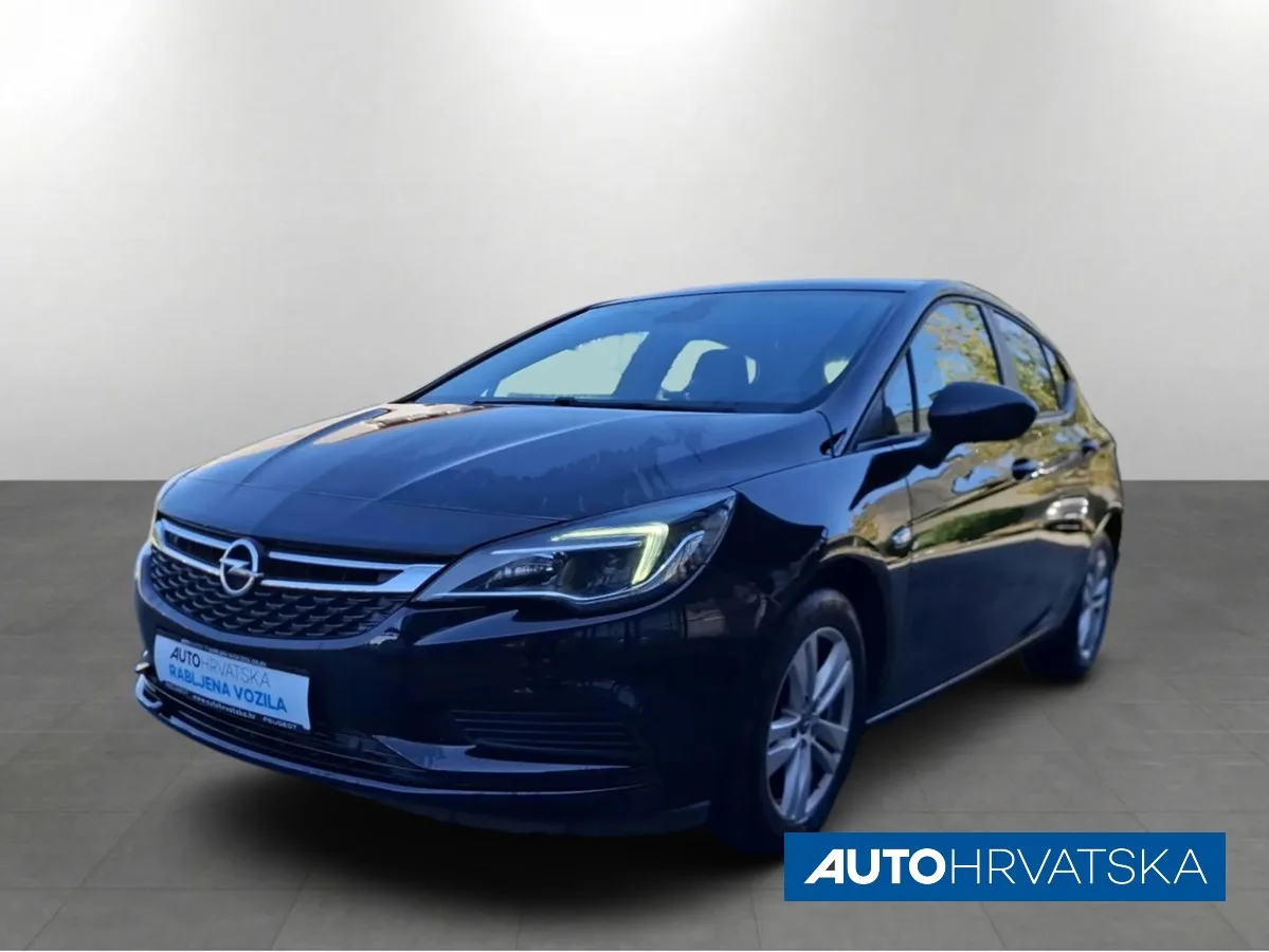 Opel Astra 2018 – fotografija 1