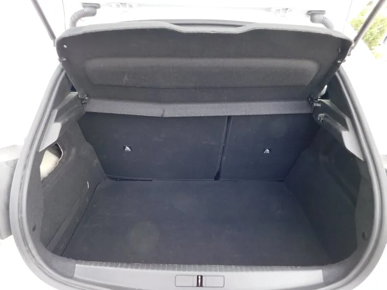 Peugeot 208 2022: fotografija 13