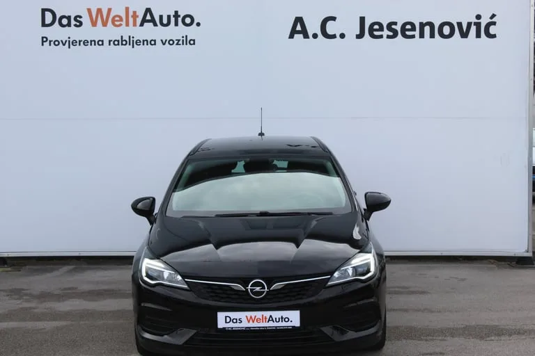 Opel Astra 2020: fotografija 2