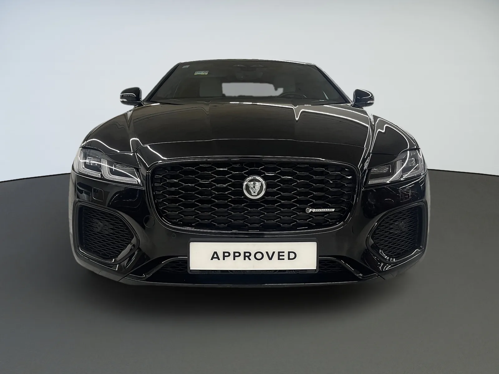 Jaguar XF 2023: fotografija 2