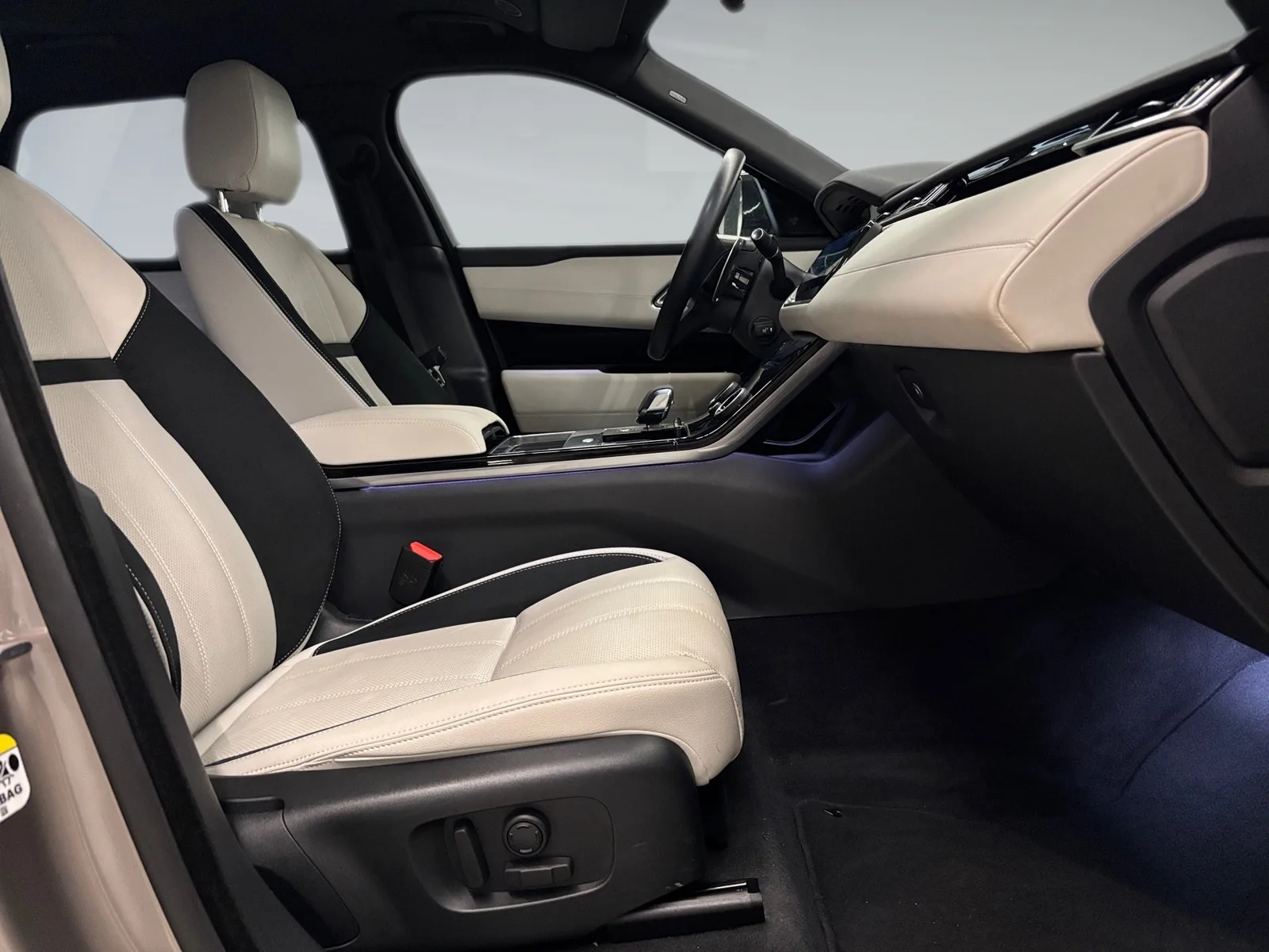 Land Rover Range Rover Velar 2024 – fotografija 9
