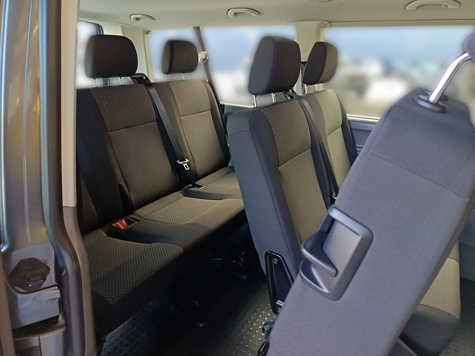 Volkswagen Caravelle 2024: fotografija 24