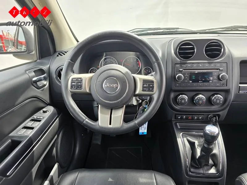 Jeep Compass 2012: fotografija 9