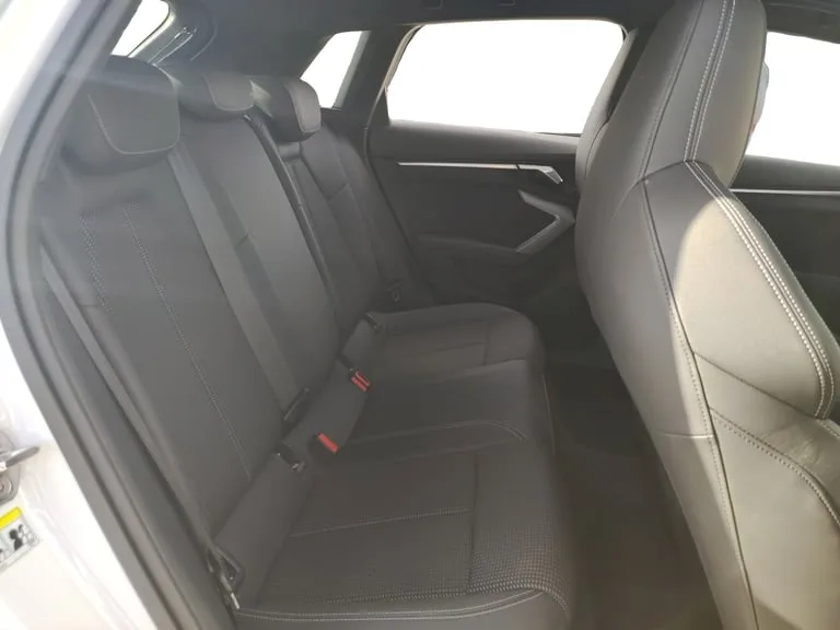 Audi A3 Sportback 2025: fotografija 19