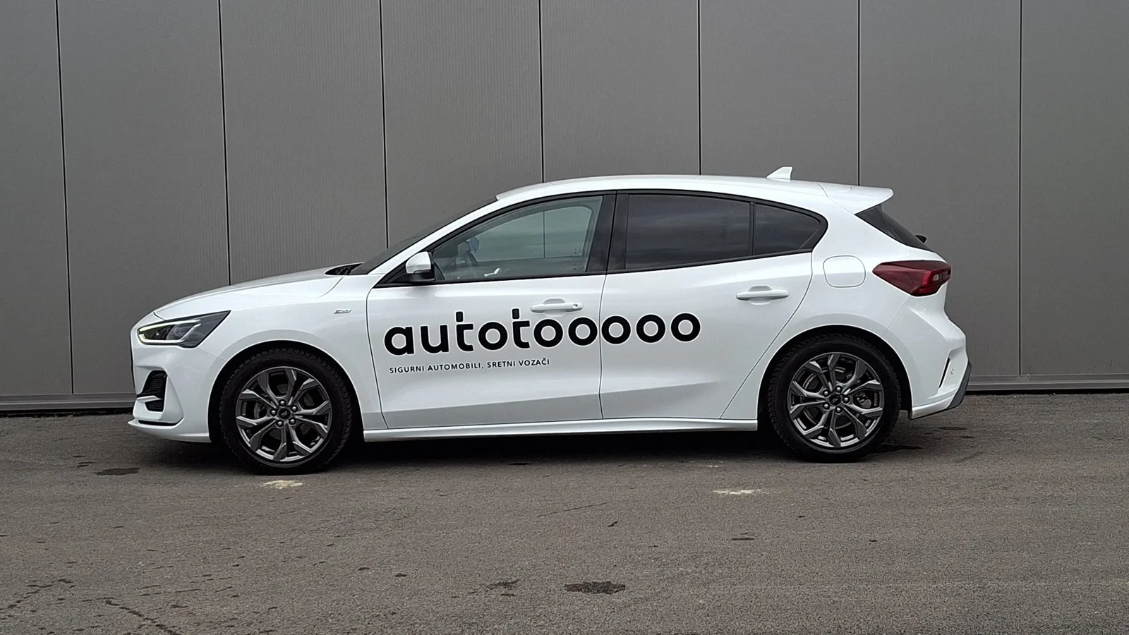 Ford Focus 2023: fotografija 2