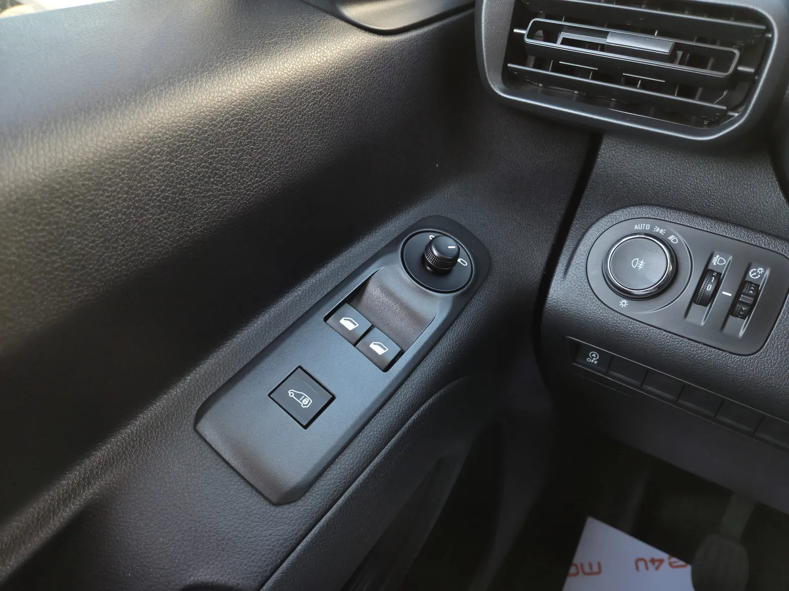 Opel Combo 2021 – fotografija 12