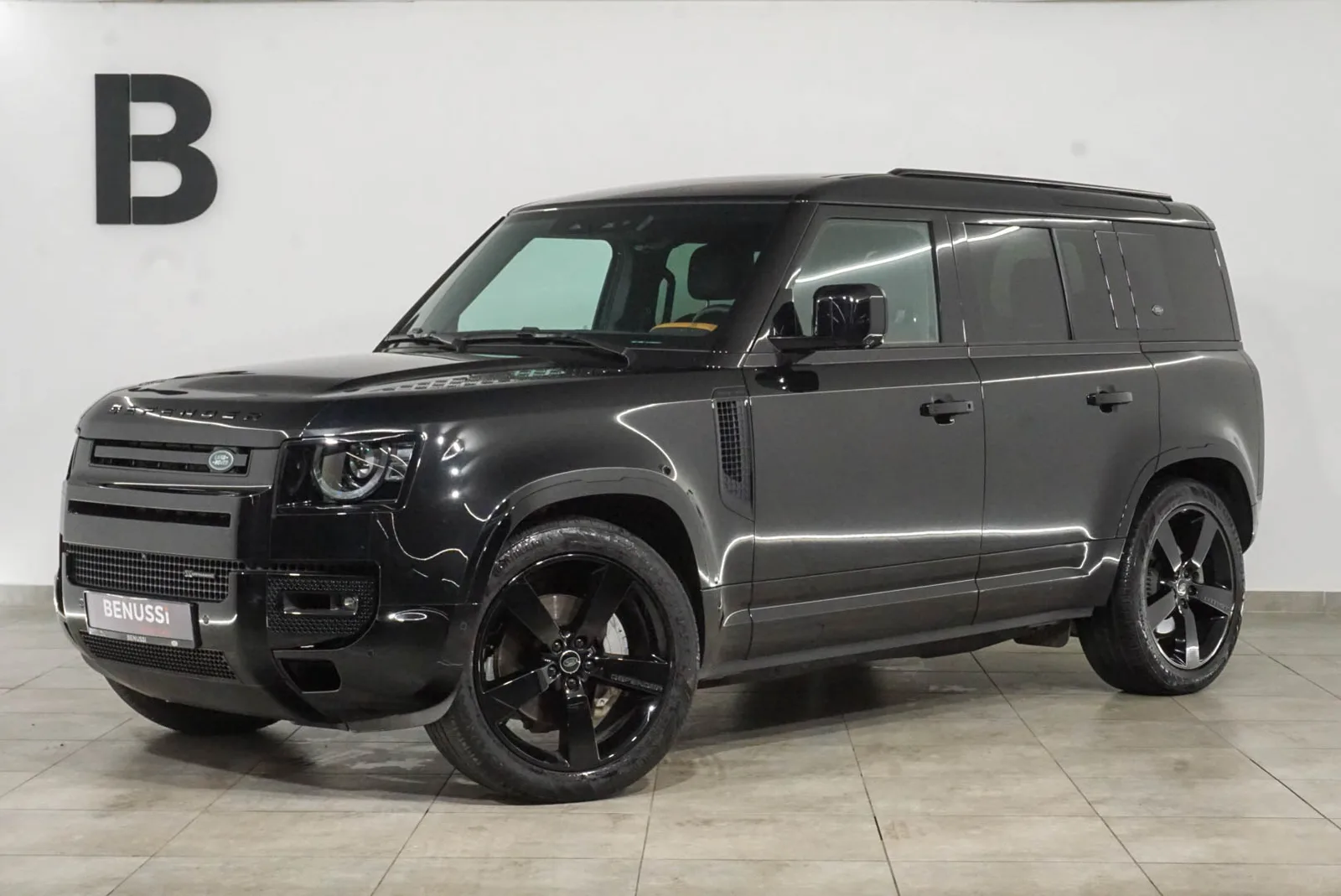 Land Rover Defender 2023: fotografija 1