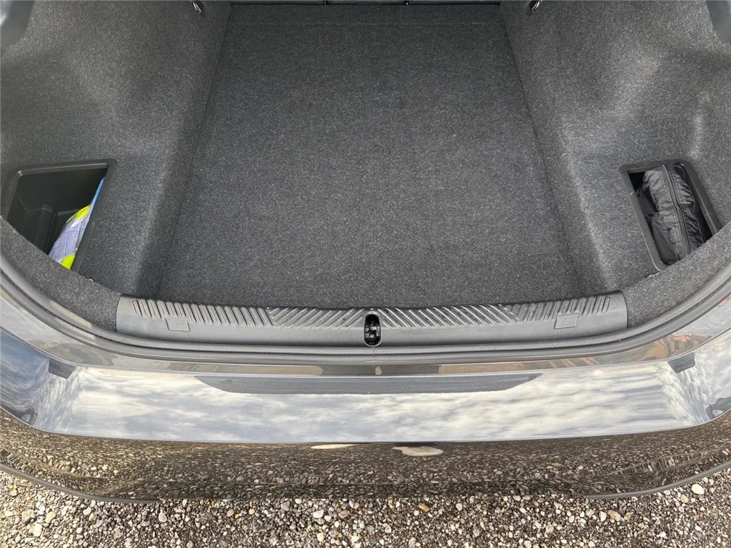 BMW 5-series520d 2023 – fotografija 16