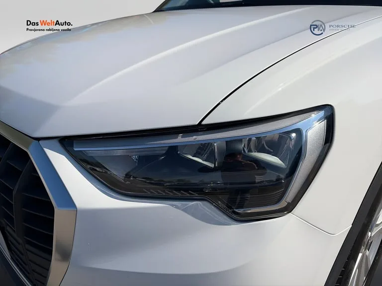 Audi Q3 2021: fotografija 22