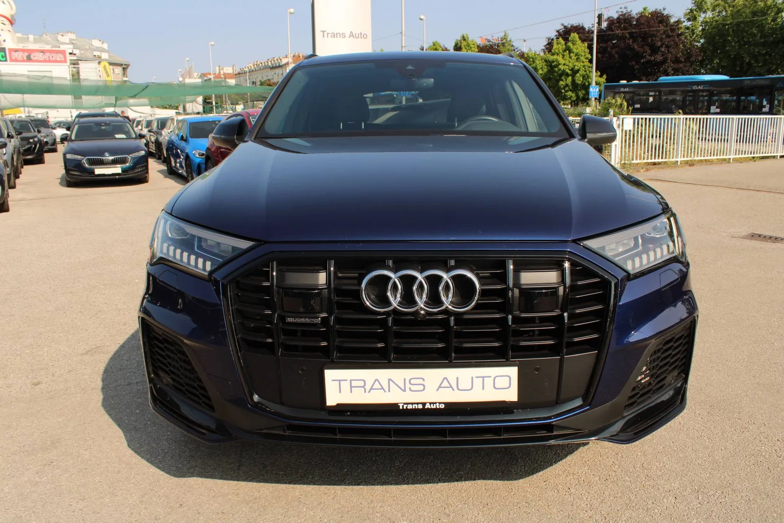 Audi Q7 2021: fotografija 2