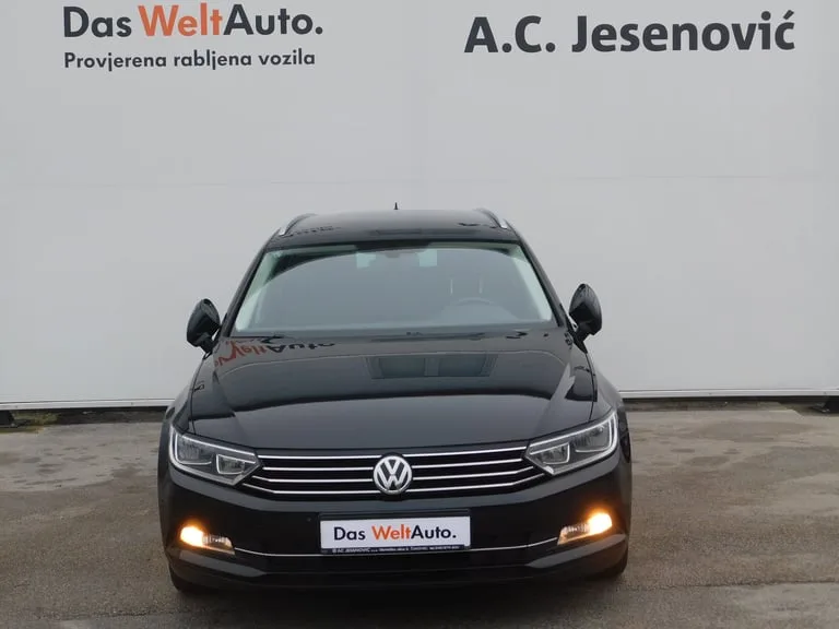 Volkswagen Passat Variant 2017: fotografija 2