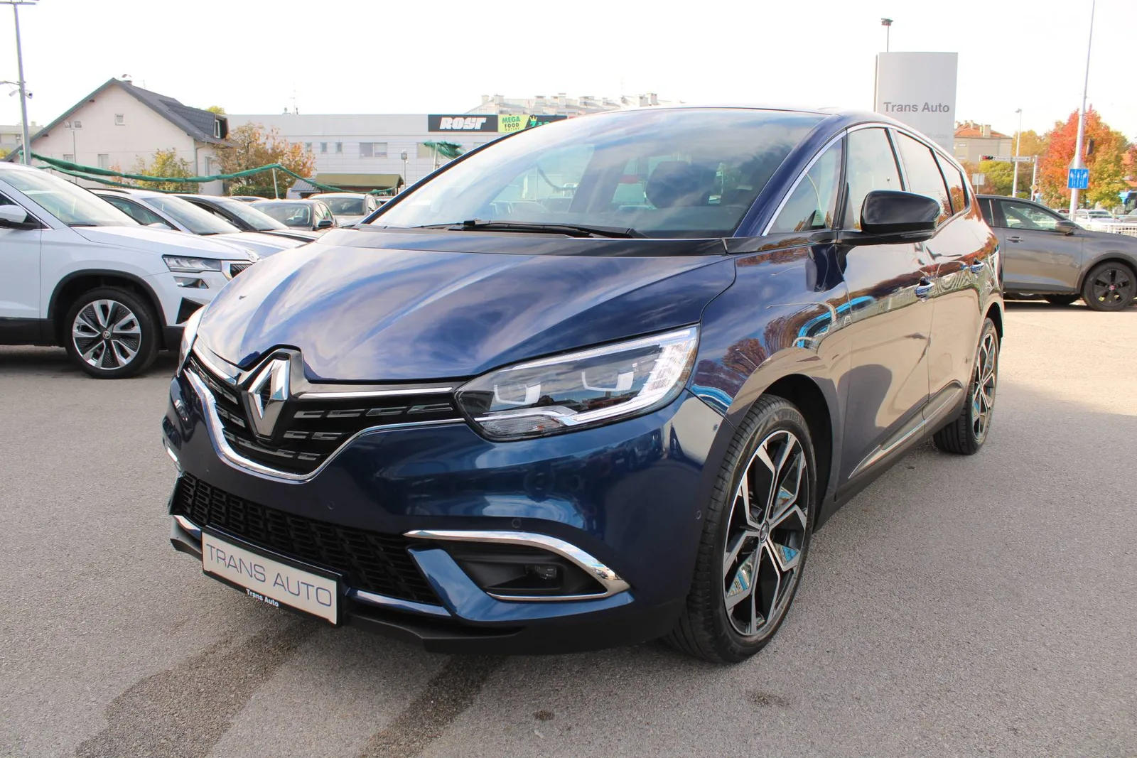 Renault Grand Scenic 2023: fotografija 1