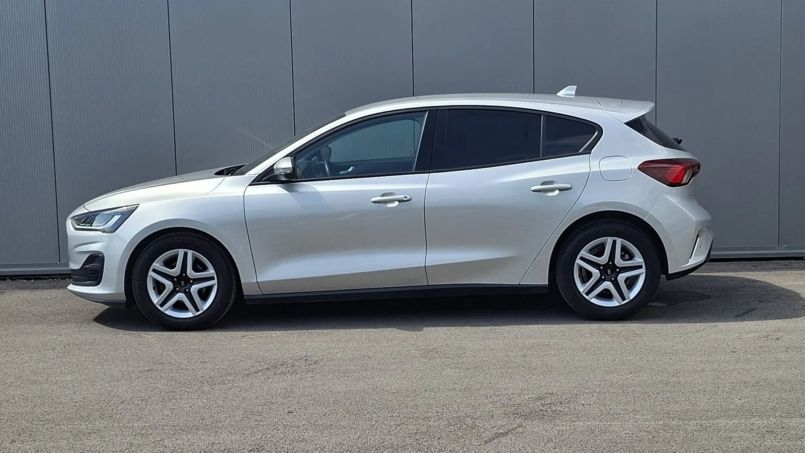 Ford Focus 2022 – fotografija 2