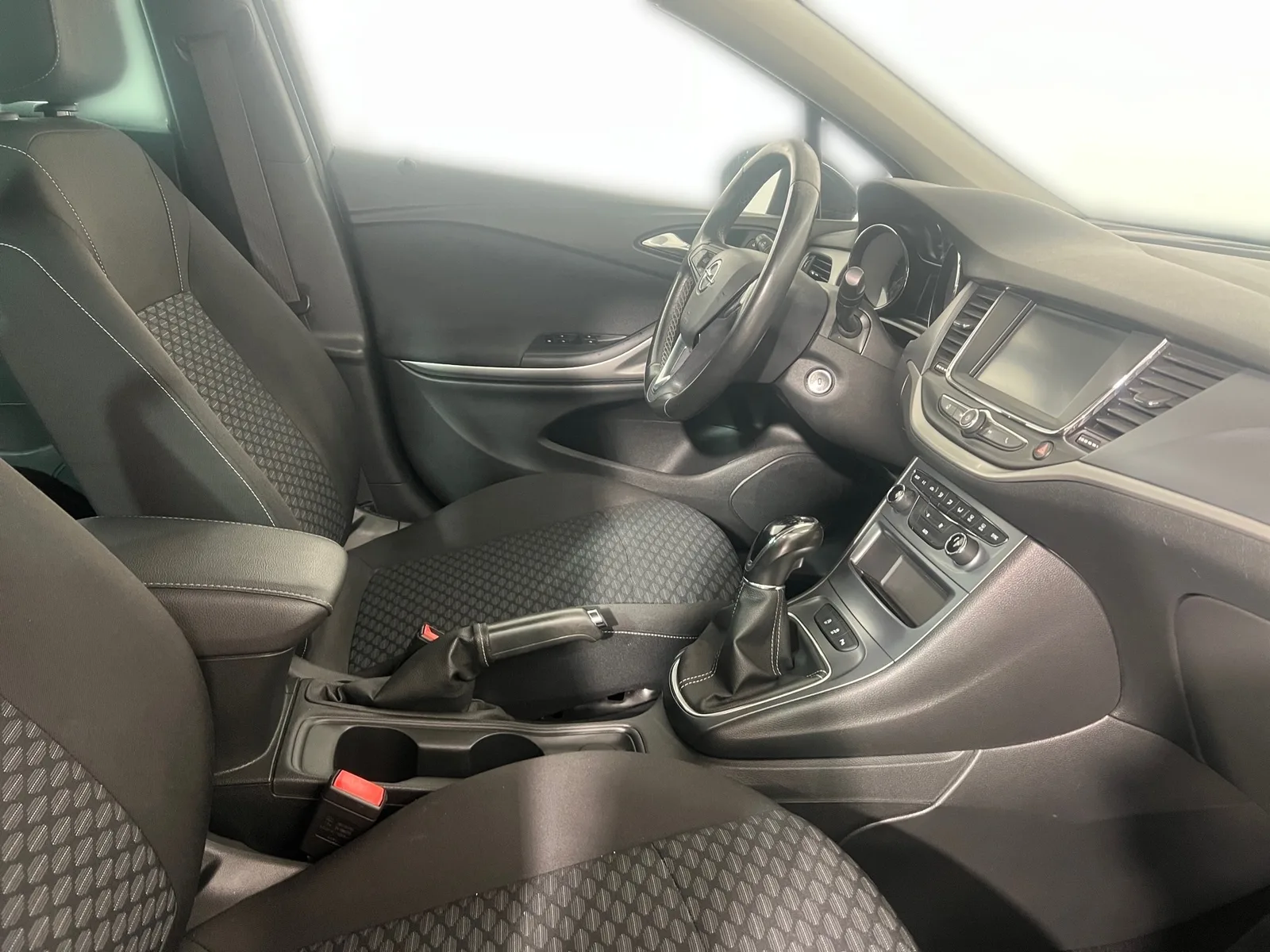 Opel Astra Karavan 2019 – fotografija 22